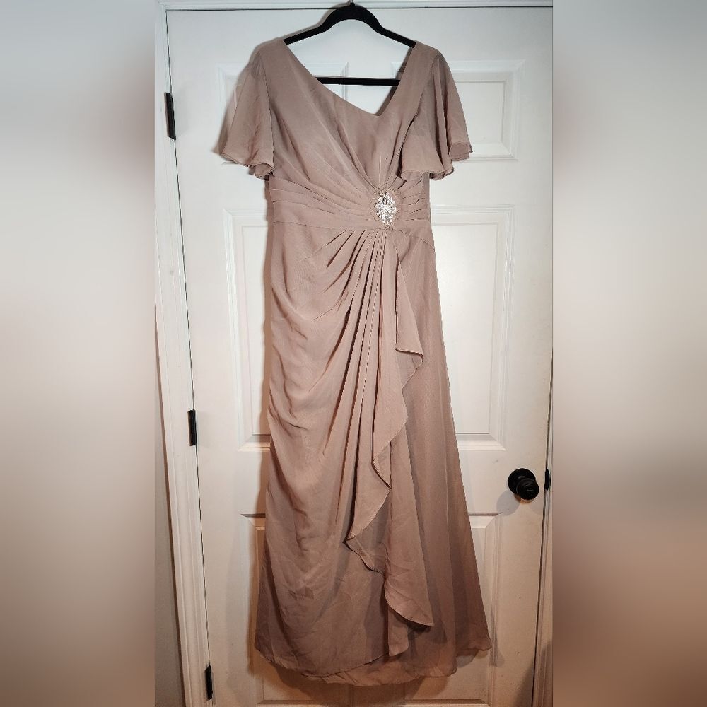 Elegant Light Brown/tan Cap Sleeve Layered Ruffle Corset Back Formal Dress Sz 12